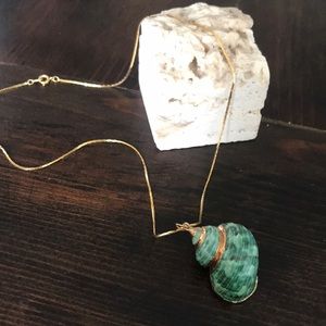 NWOT Shell Necklace 🐚